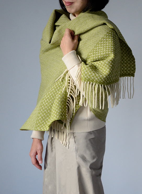 1301-chicoracao-shawl-pistachiogreen