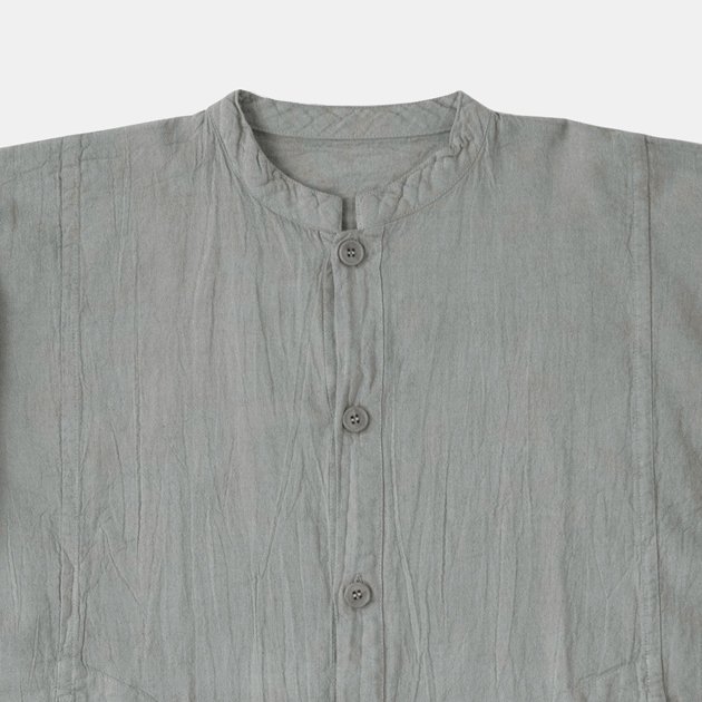 「ヂェン先生の日常着」のスタンドカラーポケットシャツ