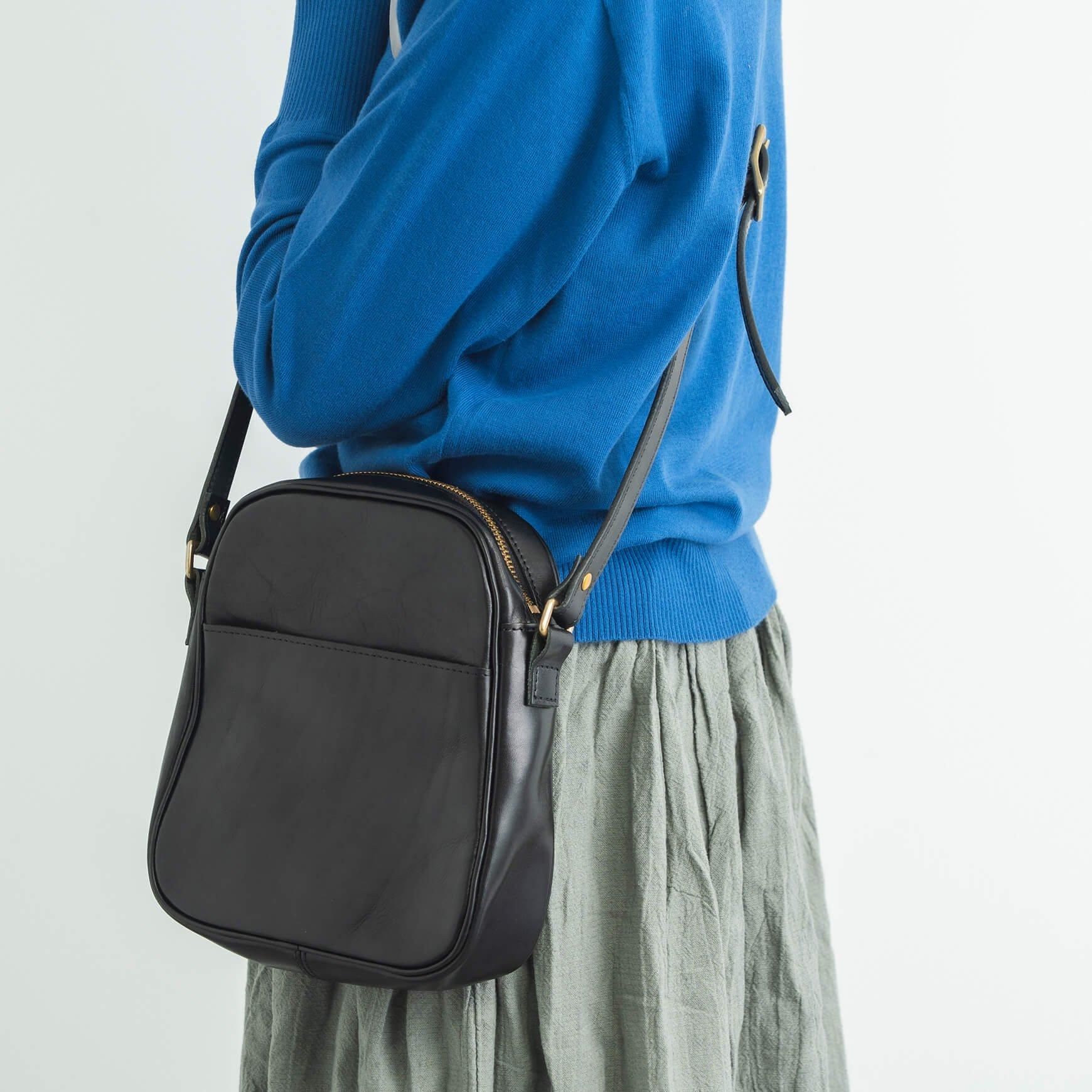 「CLASKA(クラスカ)」の栃木レザーショルダーバッグ「PORTER(ポーター)」