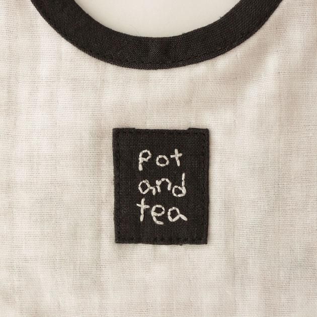 pot and tea（ポットアンドティー）｜刺繍ベビースタイ 赤 Smile