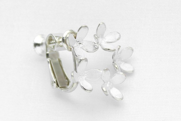 YUKO SATO jewelry & objects（佐藤祐子）｜キンモクセイイヤリング 5 silver（片耳） - ファッション -  アクセサリー - 女性ファッション通販の CLASKA（クラスカ）ONLINE SHOP