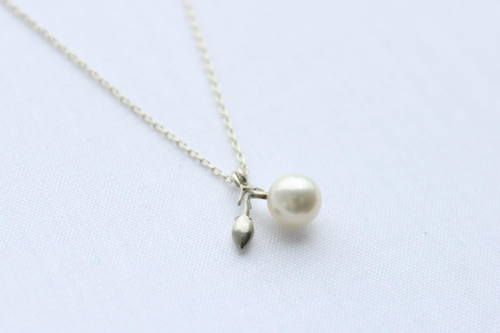 佐藤祐子さんのジュエリー作品「Twigネックレス」