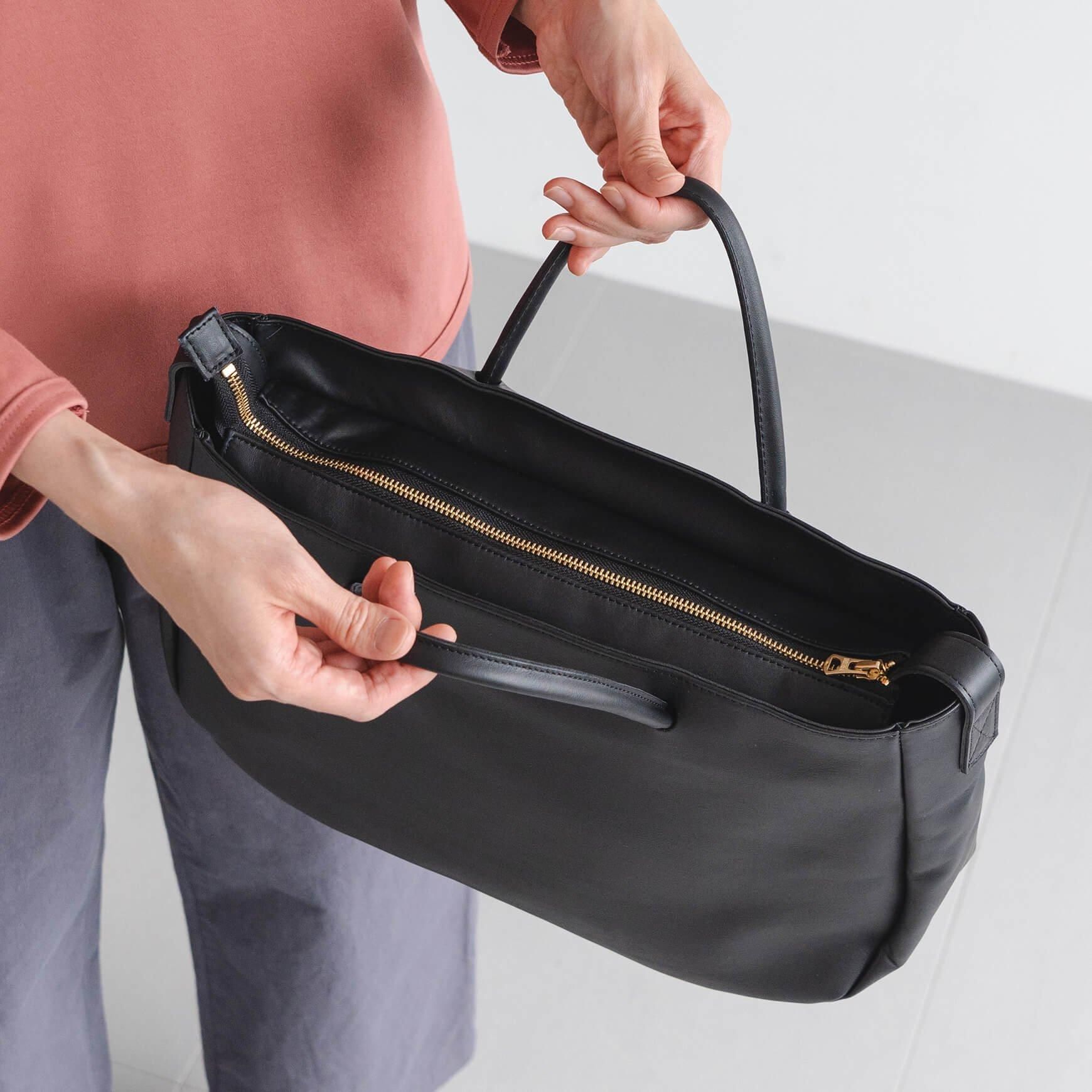 「CLASKA(クラスカ)」の2WAYレザーバッグ