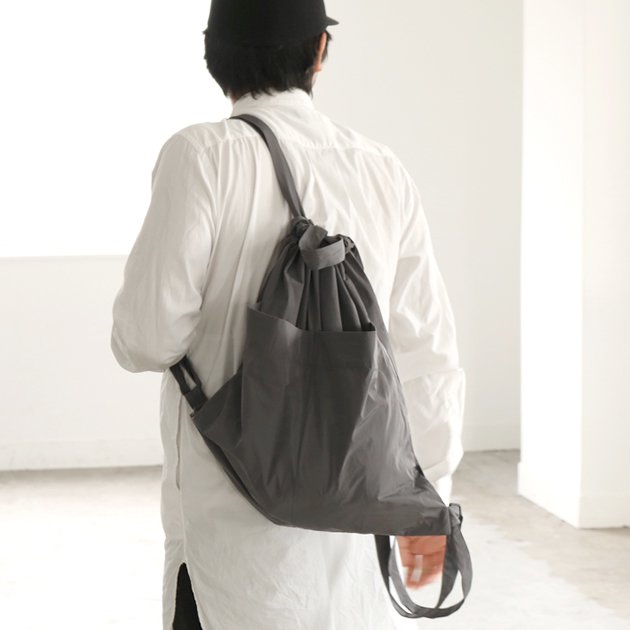 formuniform（フォームユニフォーム）｜Drawstring Backpack グレー - バッグ - バックパック -  女性ファッション通販の CLASKA（クラスカ）ONLINE SHOP