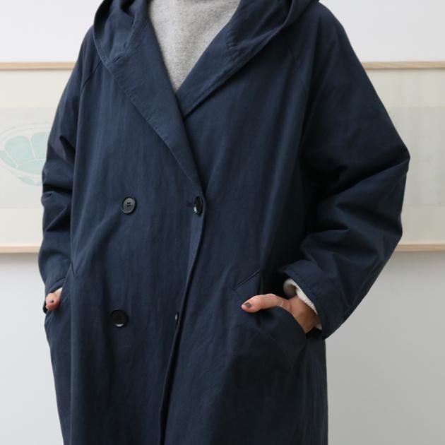 「CLASKA(クラスカ)」発のアパレルブランド「HAU(ハウ)」のコート