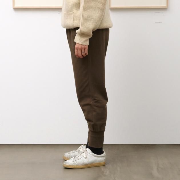 「CLASKA(クラスカ)」発のアパレルブランド「HAU(ハウ)」のパンツ「pants