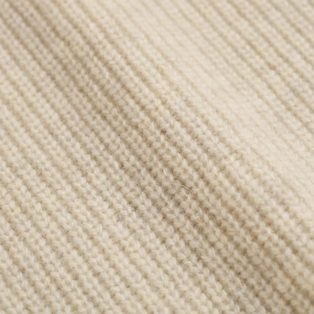 「CLASKA(クラスカ)」発のアパレルブランド「HAU(ハウ)」のニット