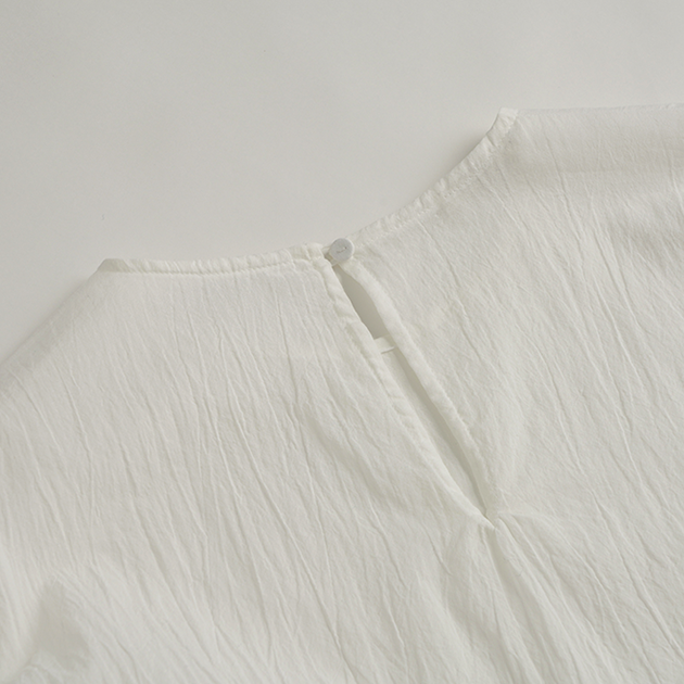 「CLASKA(クラスカ)」発のアパレルブランド「HAU(ハウ)」のtunic blouse