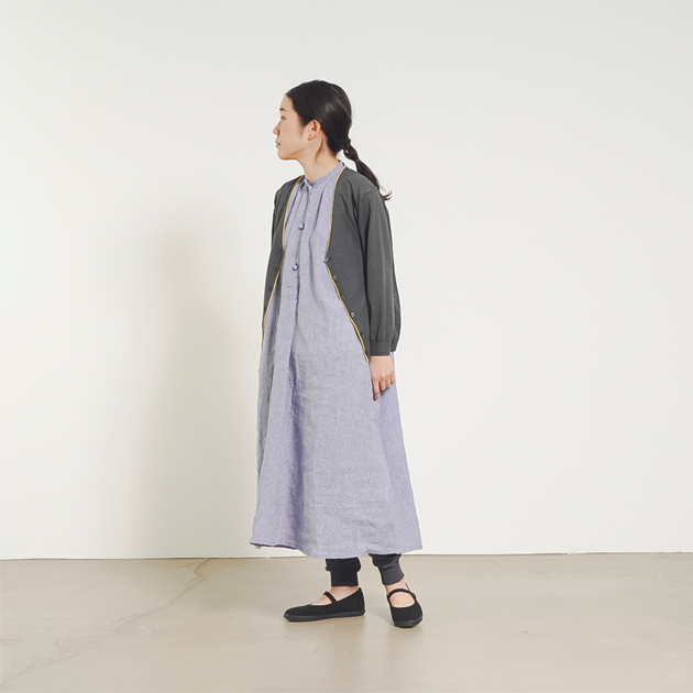 「CLASKA(クラスカ)」発のアパレルブランド「HAU(ハウ)」のニットトップス