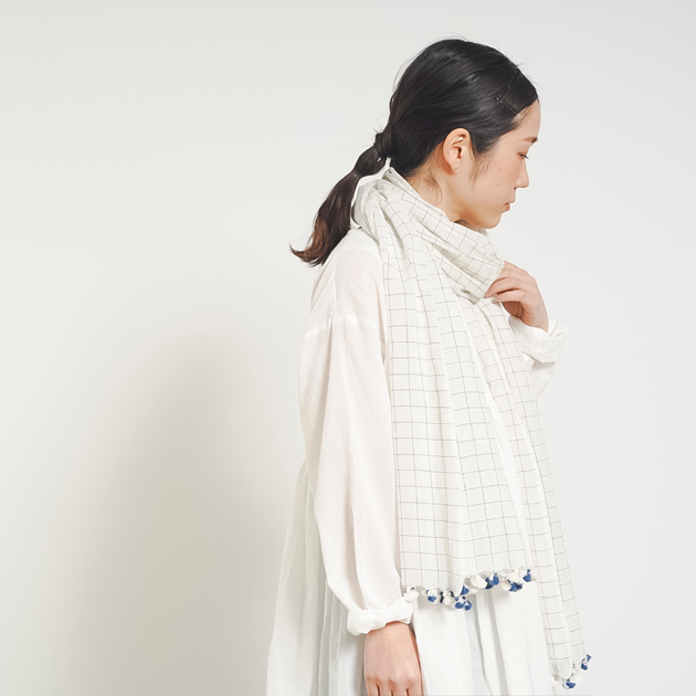 「CLASKA(クラスカ)」発のアパレルブランド「HAU(ハウ)」のストール