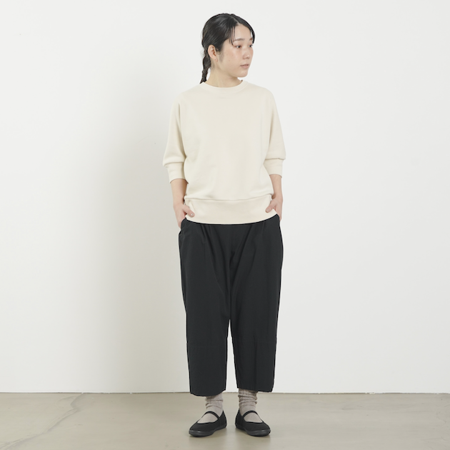 「CLASKA(クラスカ)」発のアパレルブランド「HAU(ハウ)」のパンツ