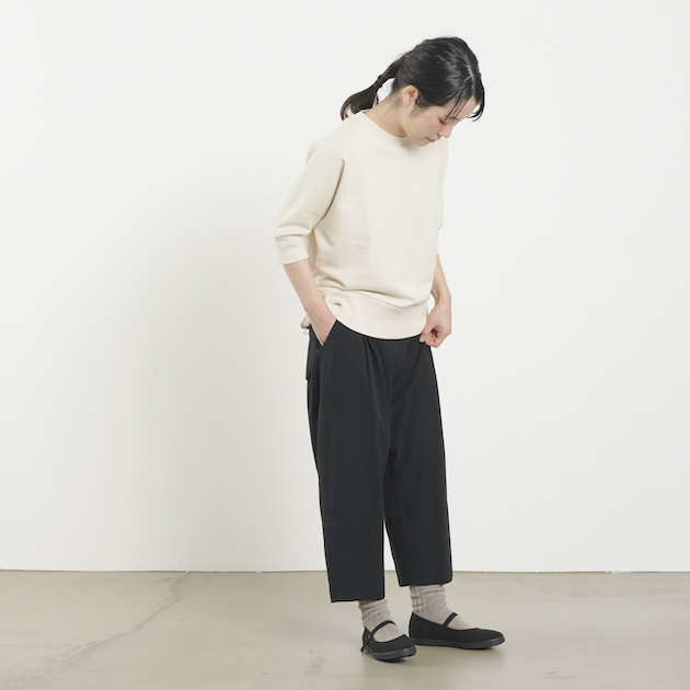 「CLASKA(クラスカ)」発のアパレルブランド「HAU(ハウ)」のパンツ