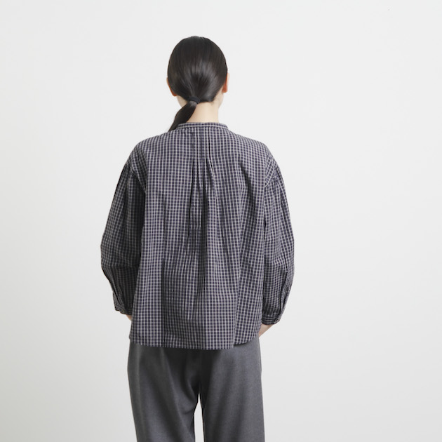 「CLASKA(クラスカ)」のコットンタックチェックシャツネイビー