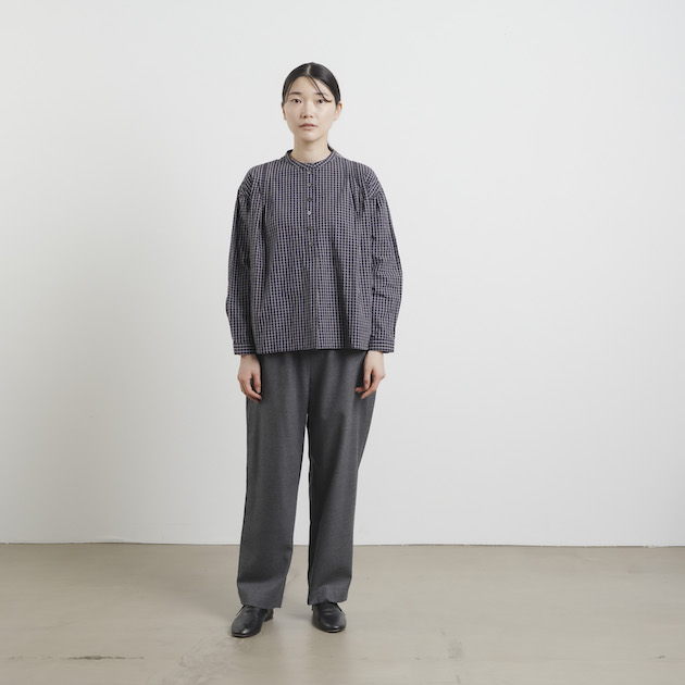 「CLASKA(クラスカ)」のコットンタックチェックシャツネイビー