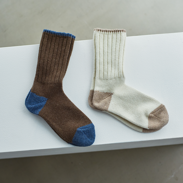 「CLASKA（クラスカ）」発のアパレルブランド「HAU（ハウ）」の靴下socks rug