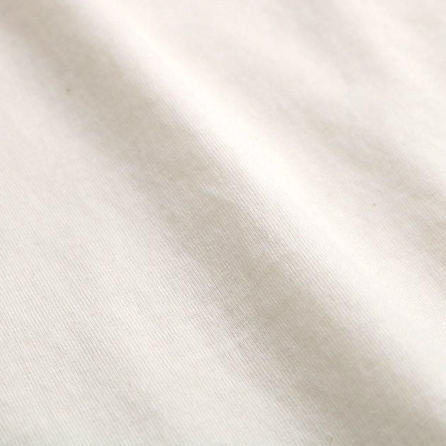 「CLASKA(クラスカ)」発のアパレルブランド「HAU(ハウ)」のトップス