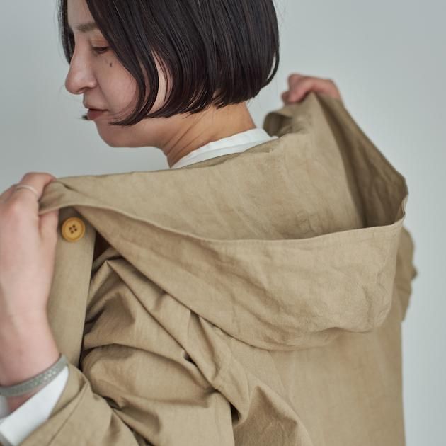 「CLASKA(クラスカ)」発のアパレルブランド「HAU(ハウ)」のコート2022