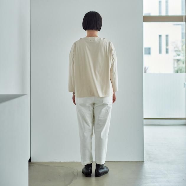 「CLASKA(クラスカ)」発のアパレルブランド「HAU(ハウ)」のパンツ「warm skin2022」