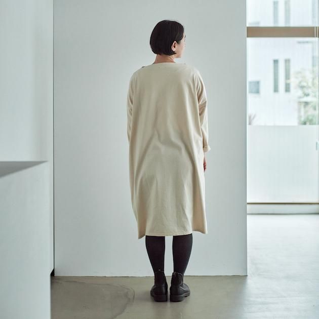 「CLASKA(クラスカ)」発のアパレルブランド「HAU(ハウ)」のフランネルワンピース2022