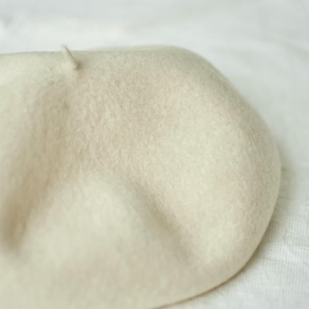 「CLASKA(クラスカ)」発のアパレルブランド「HAU(ハウ)」のbasque beret