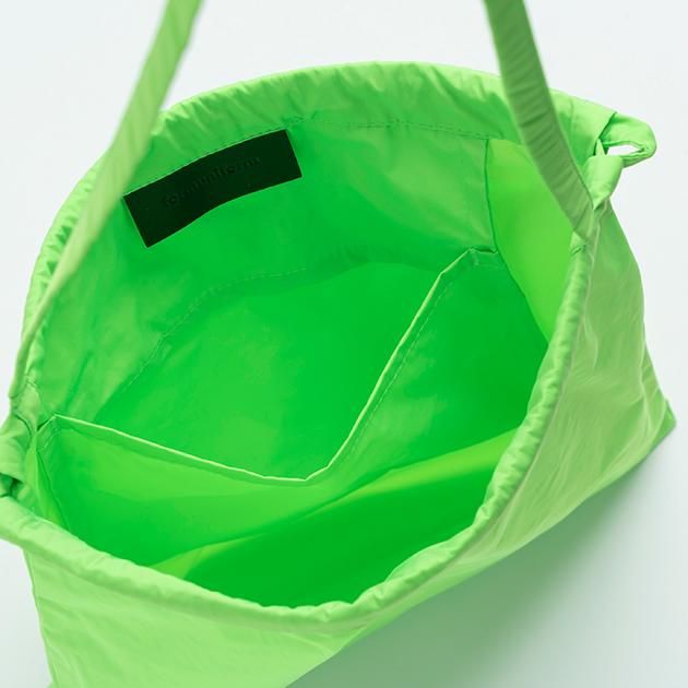 Drawstring bag with strap / ネオングリーン