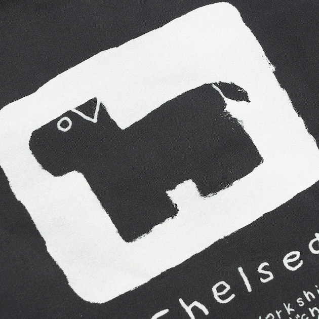 「HAU(ハウ)」のヨークシャテリアをモチーフにしたトートバッグ「chelsea(チェルシー) black」