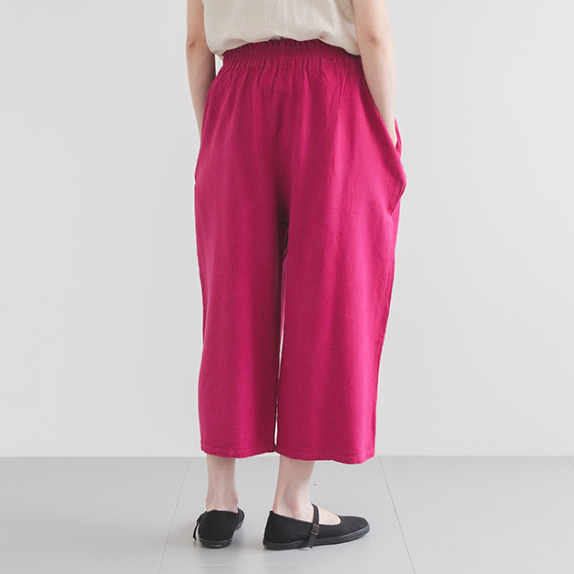 「ヂェン先生の日常着」のワイドパンツ