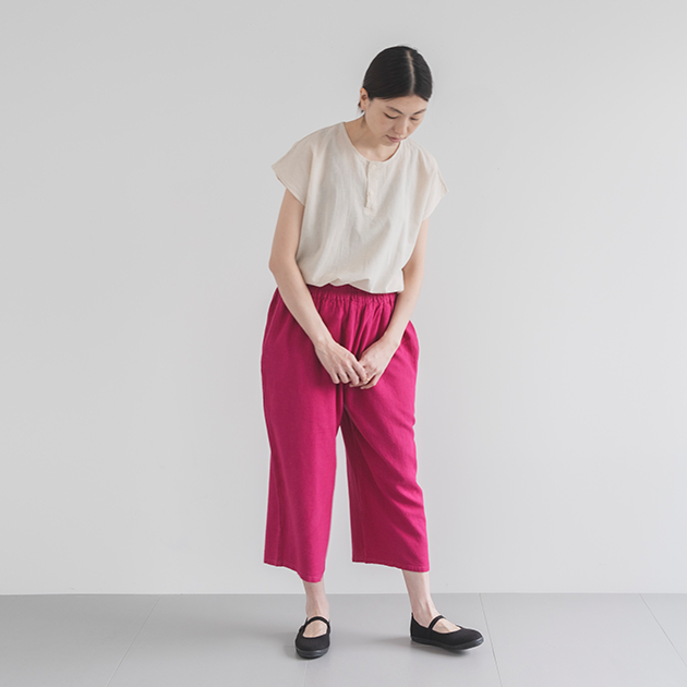 「ヂェン先生の日常着」のワイドパンツ