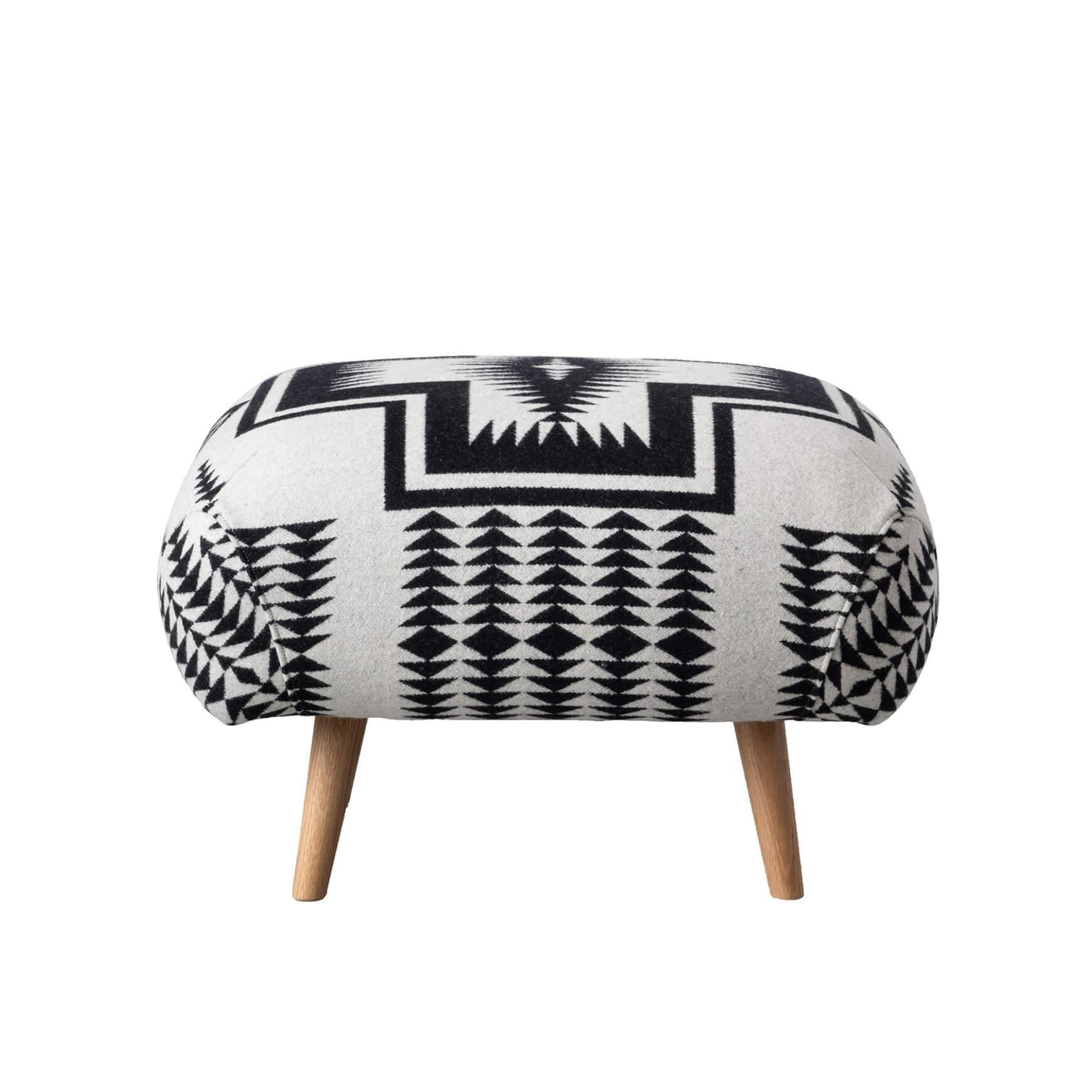 「CLASKA(クラスカ)」のオットマン「Buns Ottoman」」