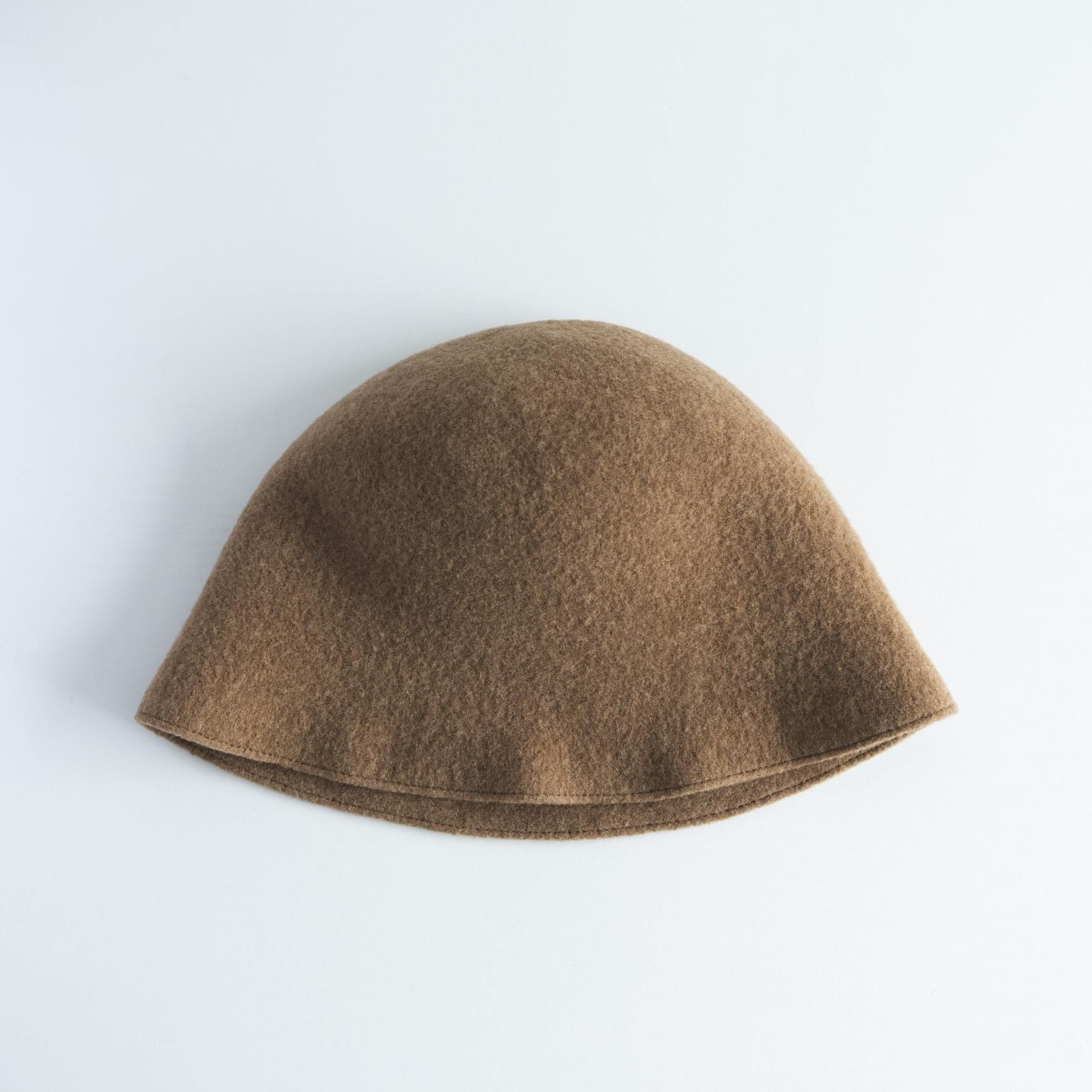 美品　定価14万　プラダ　希少　キャメル×ウール　テュベチカ風　帽子 美品 定価14万 プラダ 希少 キャメル×ウール テュベチカ風 帽子