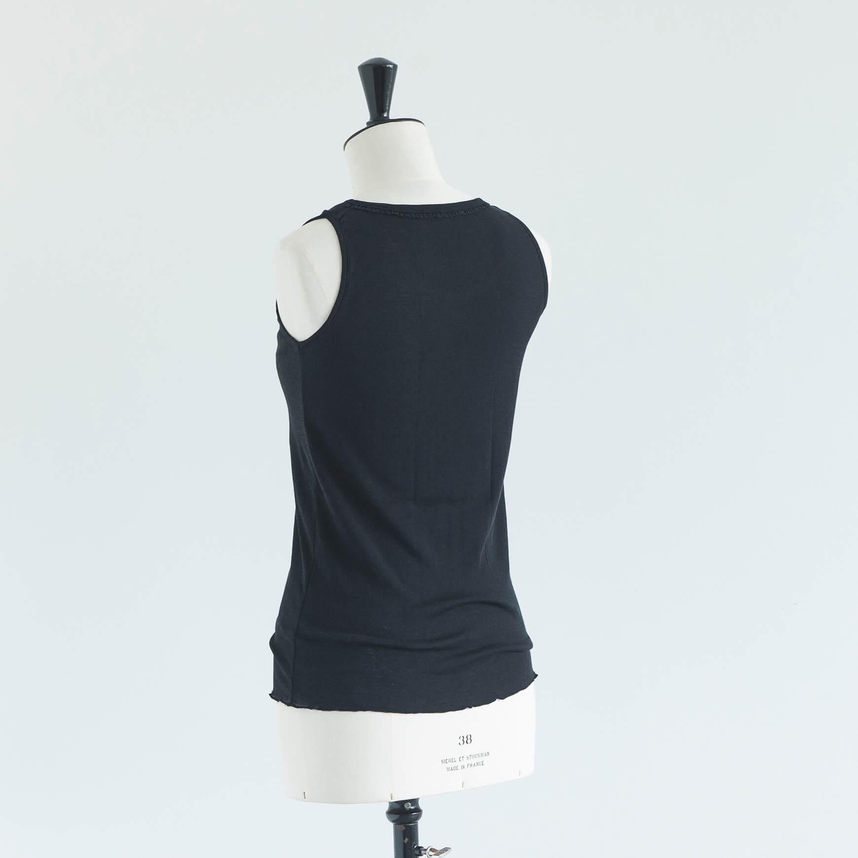「CLASKA(クラスカ)」のインナー「DO peau TWIST TANK」