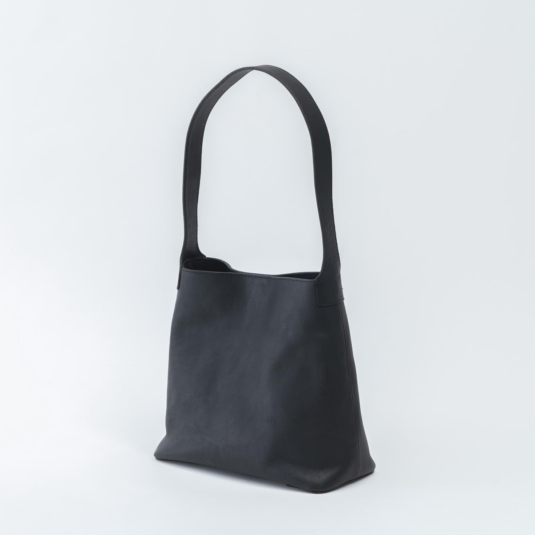 「CLASKA(クラスカ)」のONE SHOULDER TOTE VAQUETA
