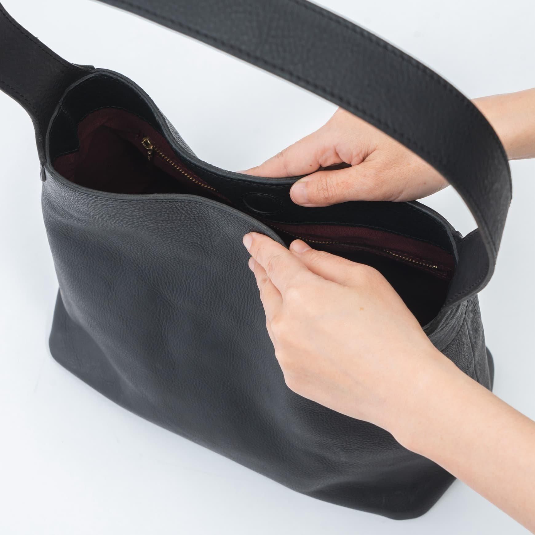 「CLASKA(クラスカ)」のONE SHOULDER TOTE VAQUETA