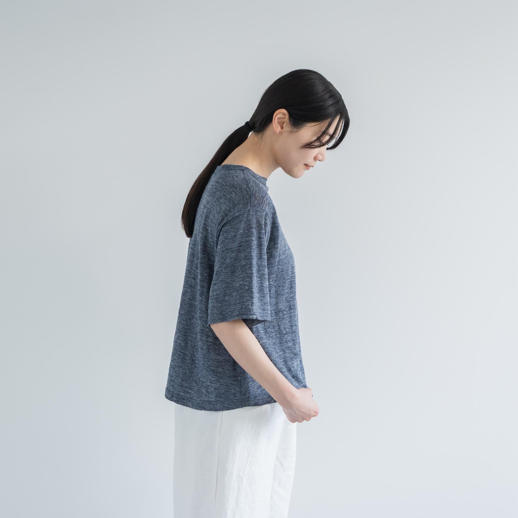 「CLASKA(クラスカ)」のTシャツドレープ