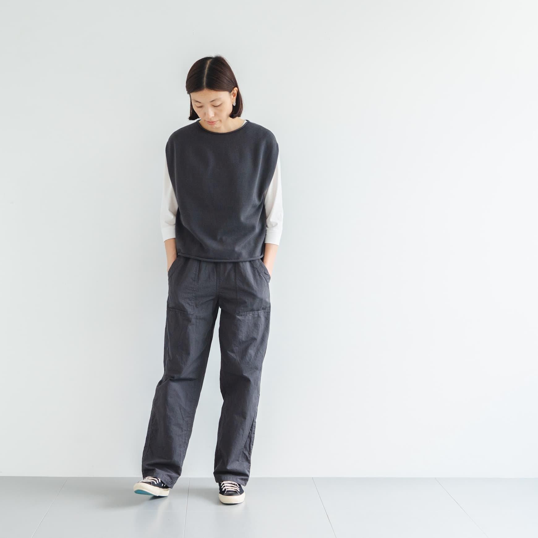 「CLASKA(クラスカ)」発のアパレルブランド「HAU(ハウ)」のsknit vest