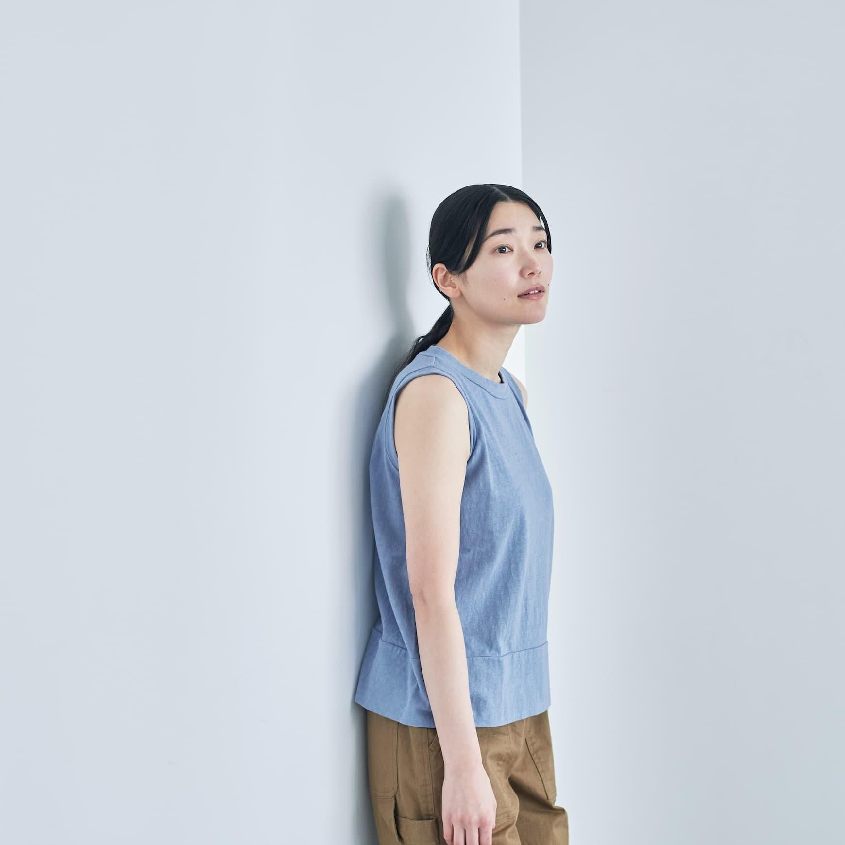 「CLASKA(クラスカ)」発のアパレルブランド「HAU(ハウ)」のno sleeve