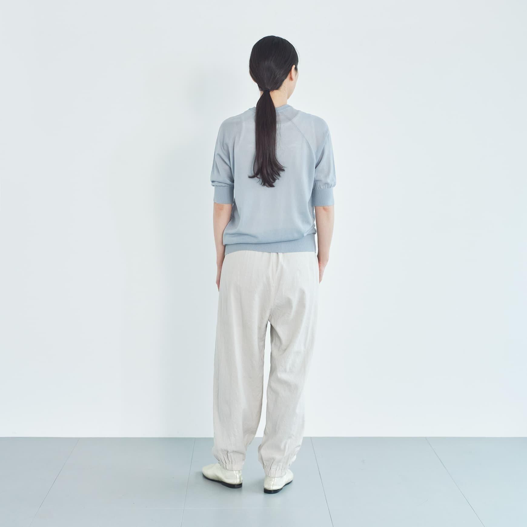 「CLASKA(クラスカ)」発のアパレルブランド「HAU(ハウ)」のknit tops