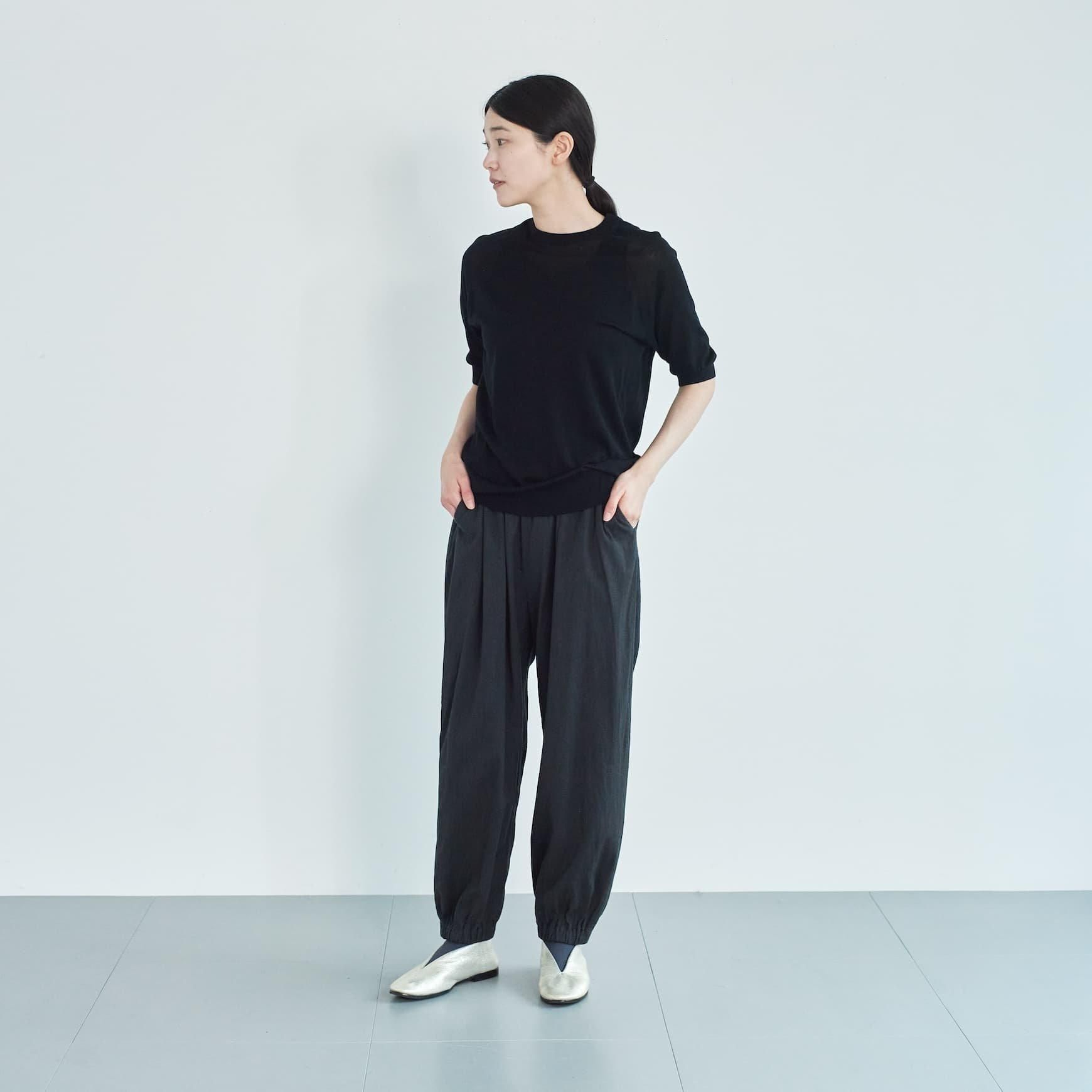 「CLASKA(クラスカ)」発のアパレルブランド「HAU(ハウ)」のknit tops