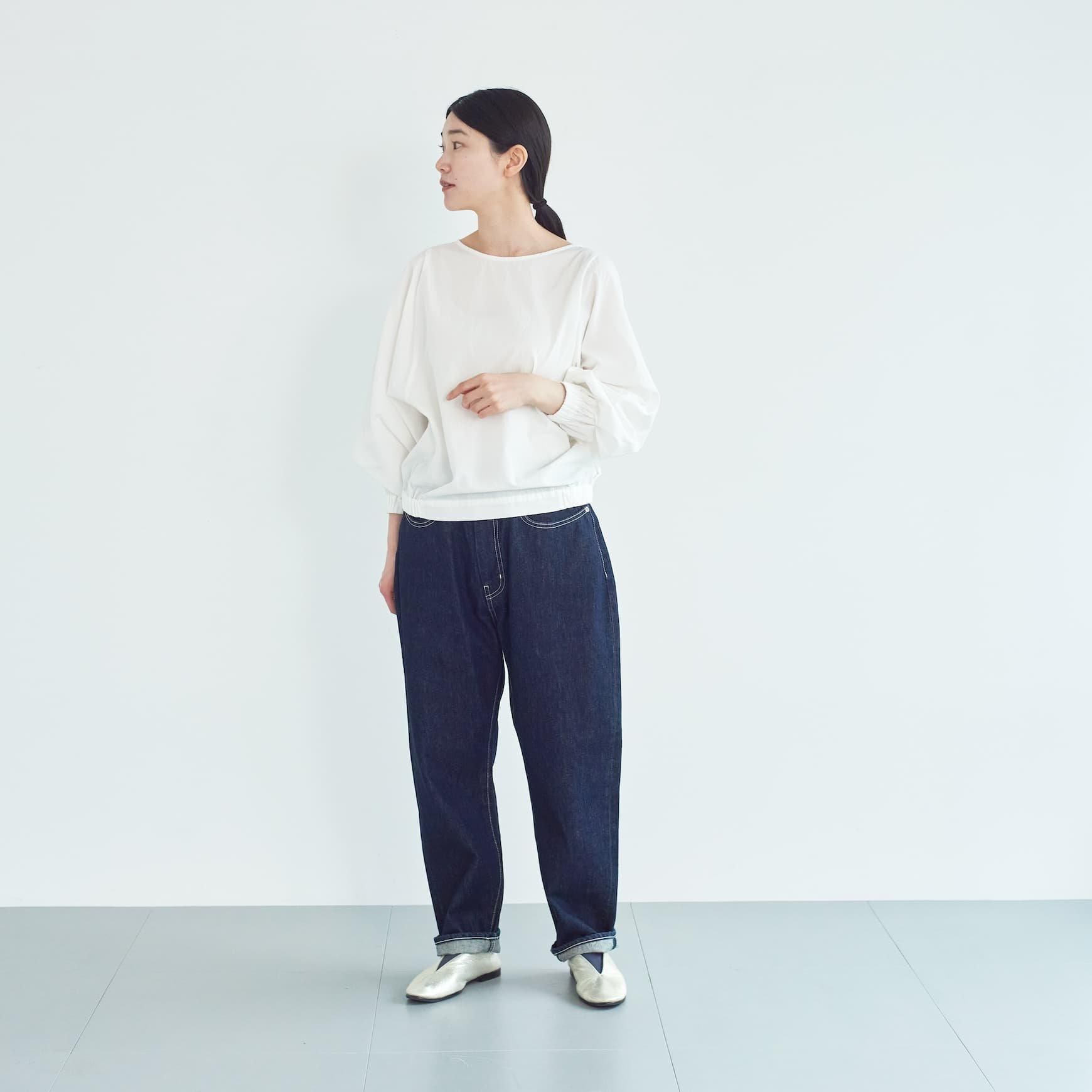 「CLASKA(クラスカ)」発のアパレルブランド「HAU(ハウ)」のtops