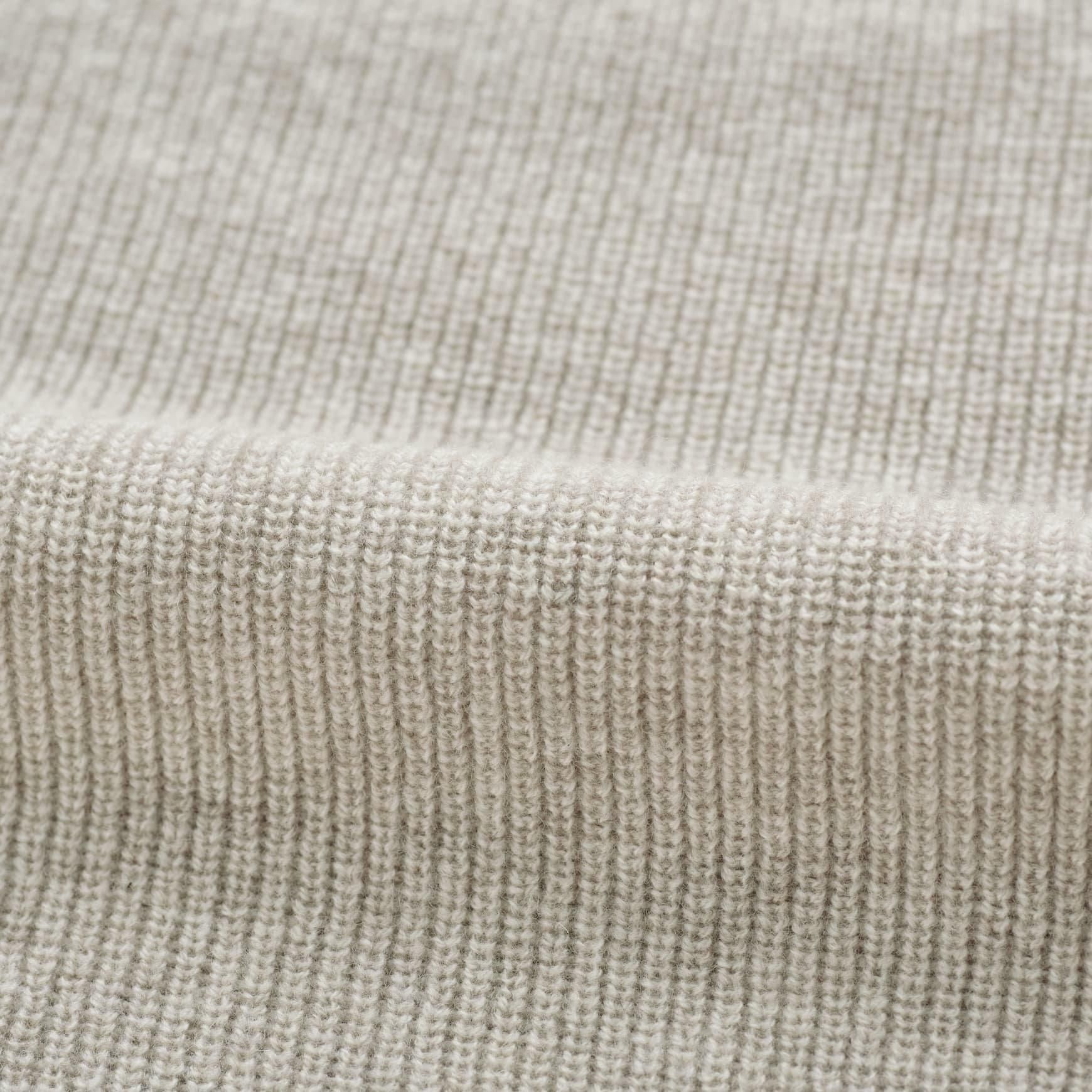 「CLASKA(クラスカ)」発のアパレルブランド「HAU(ハウ)」のknit vest