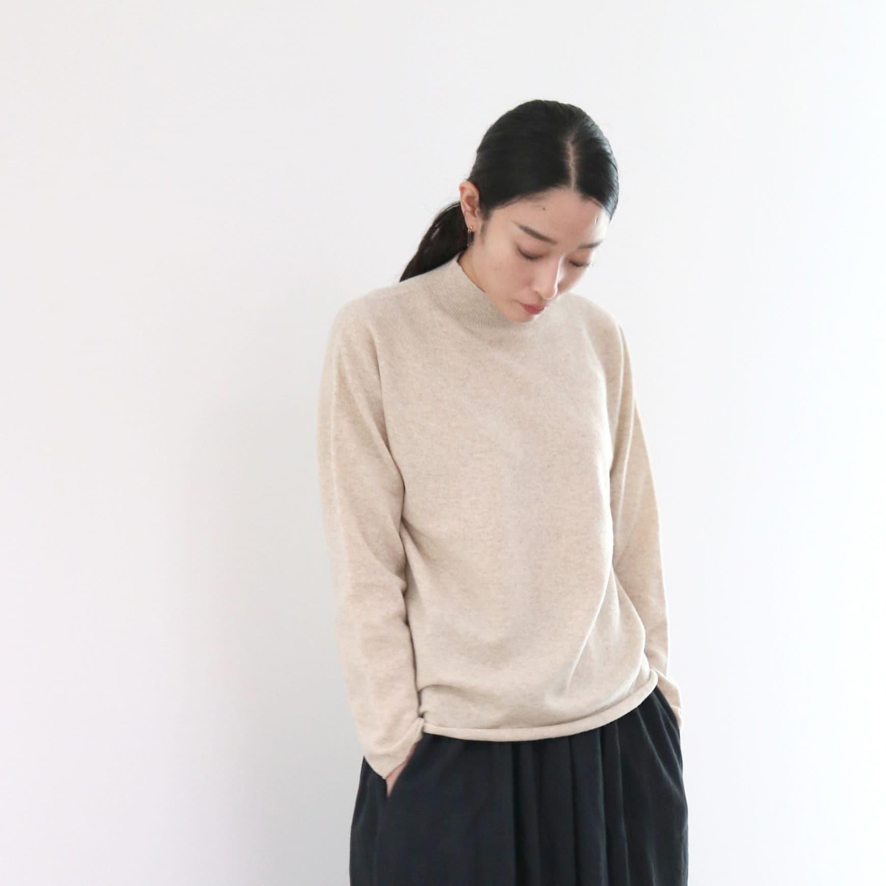 「CLASKA(クラスカ)」のラムウール ハイネックプルオーバー / 2024AW