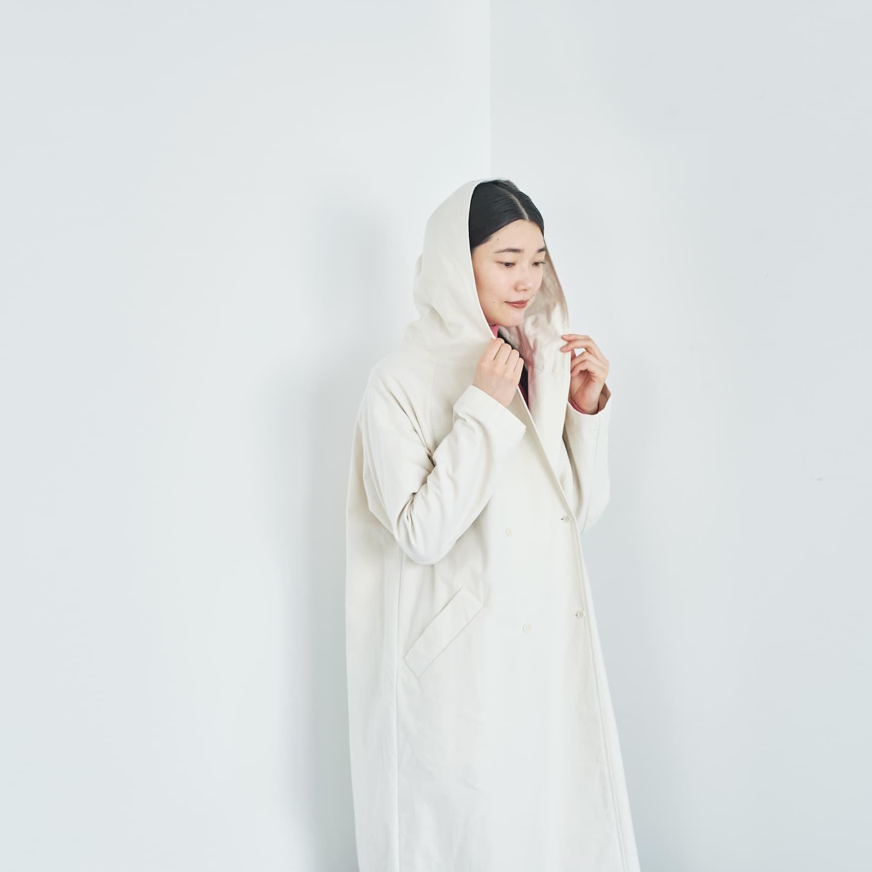 「CLASKA(クラスカ)」発のアパレルブランド「HAU(ハウ)」の coat