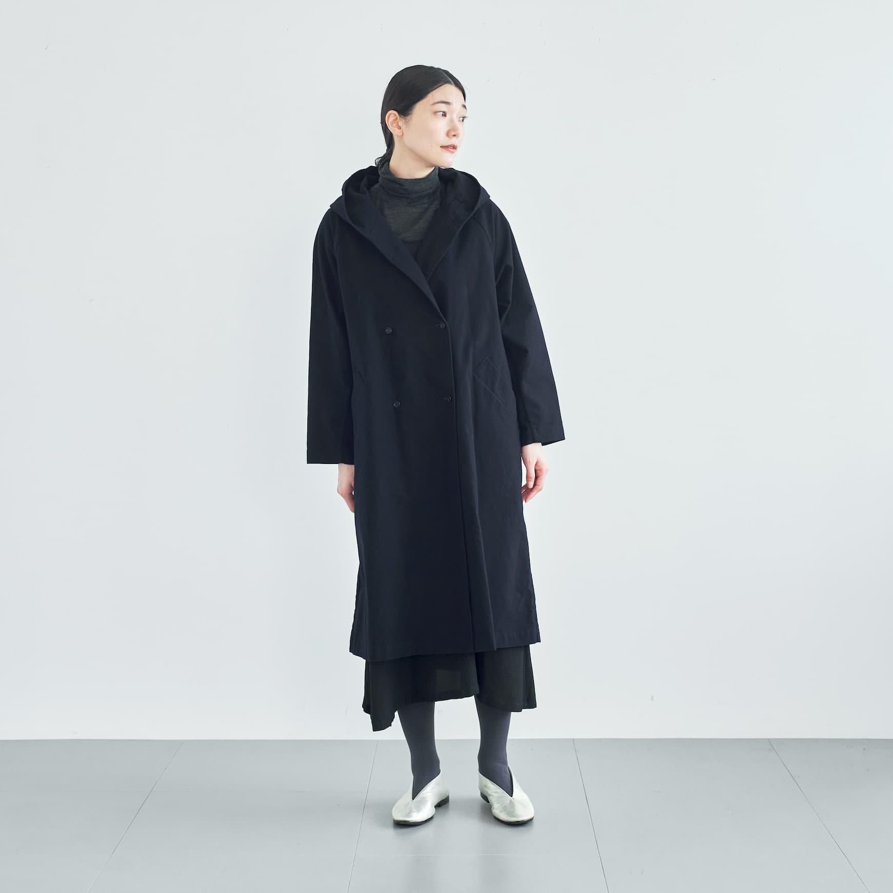 「CLASKA(クラスカ)」発のアパレルブランド「HAU(ハウ)」の coat
