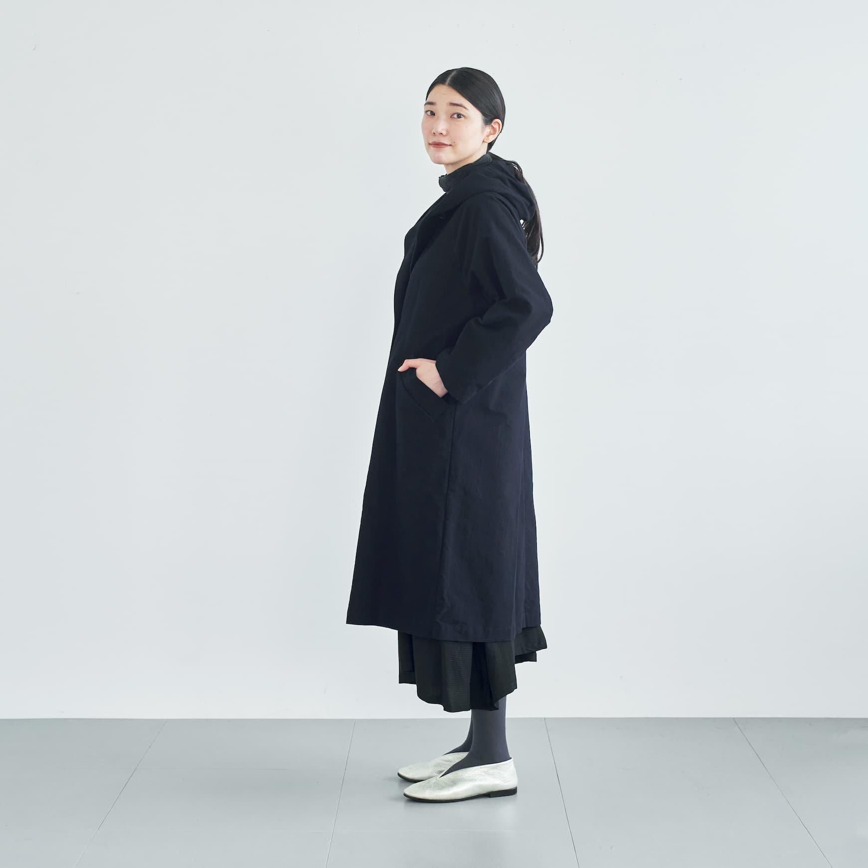 「CLASKA(クラスカ)」発のアパレルブランド「HAU(ハウ)」の coat