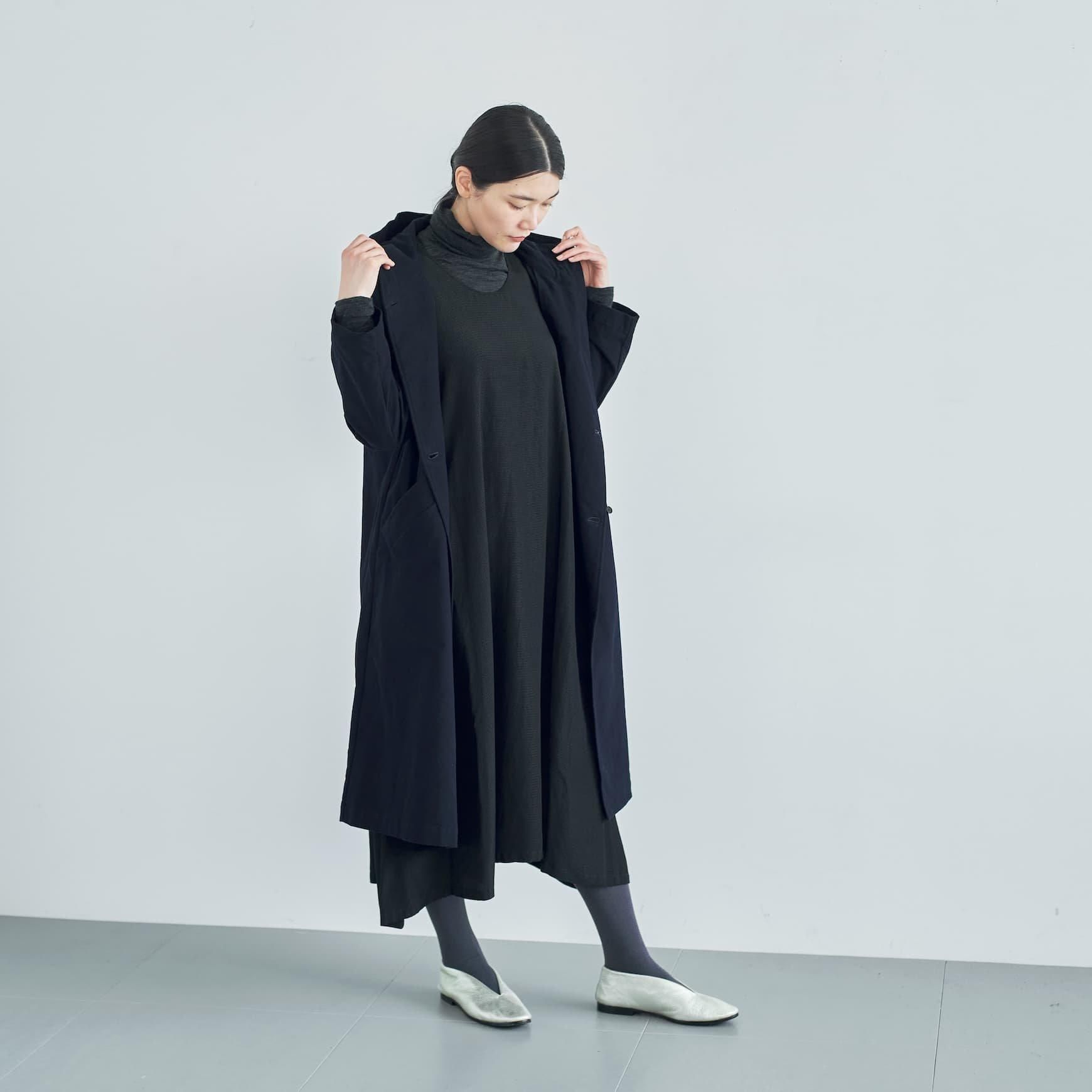 「CLASKA(クラスカ)」発のアパレルブランド「HAU(ハウ)」の coat