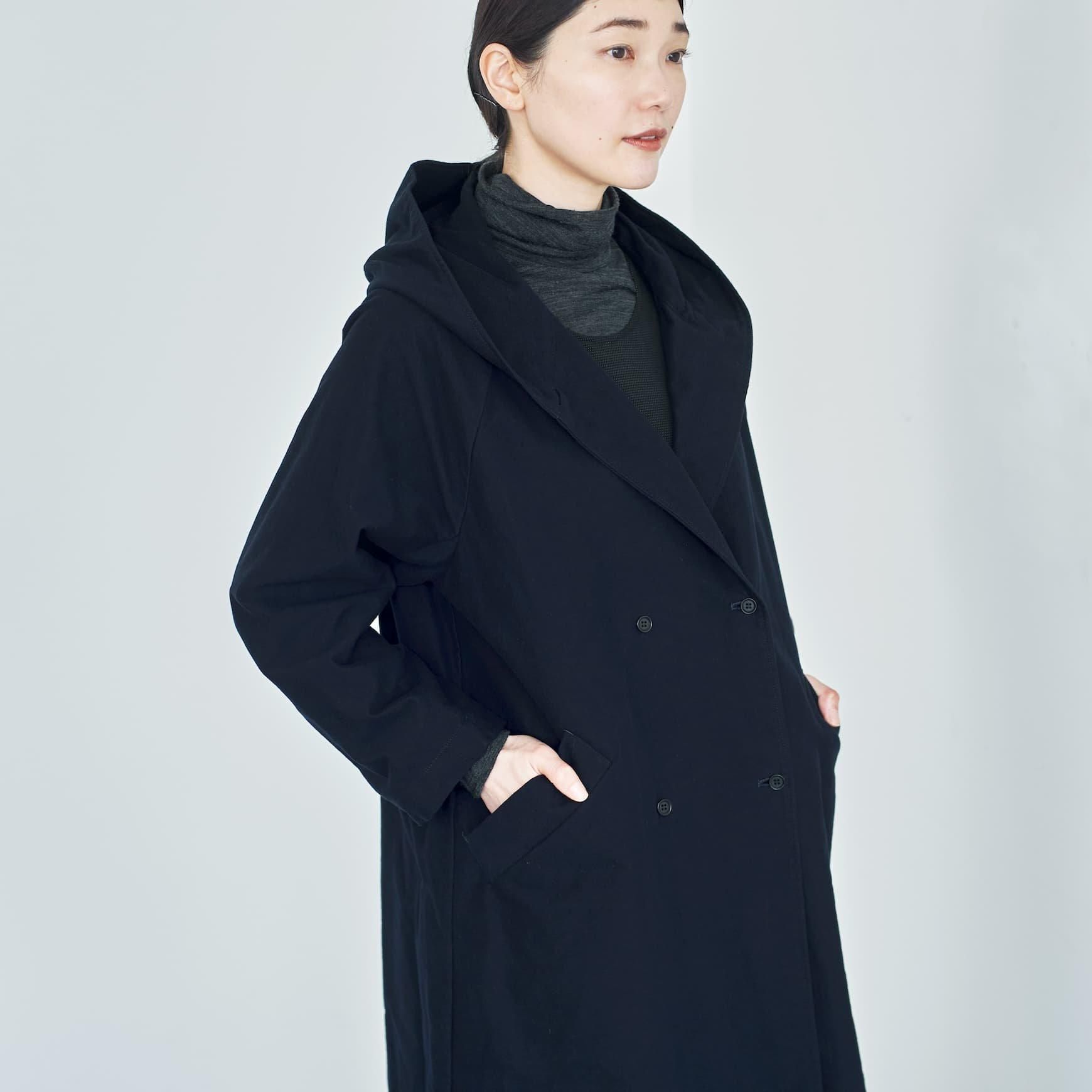 「CLASKA(クラスカ)」発のアパレルブランド「HAU(ハウ)」の coat