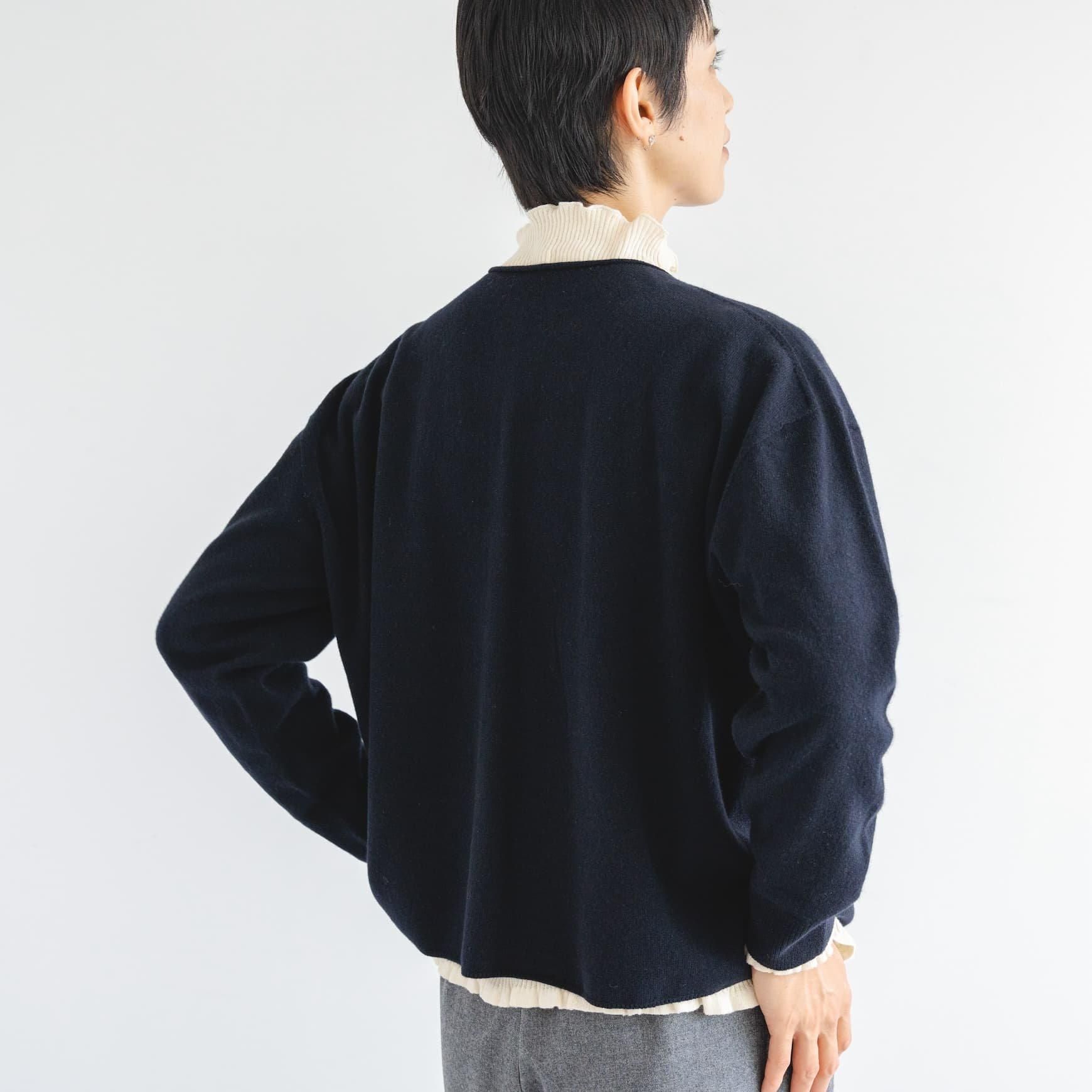「CLASKA(クラスカ)」のラムウール×カシミヤポケットカーディガン