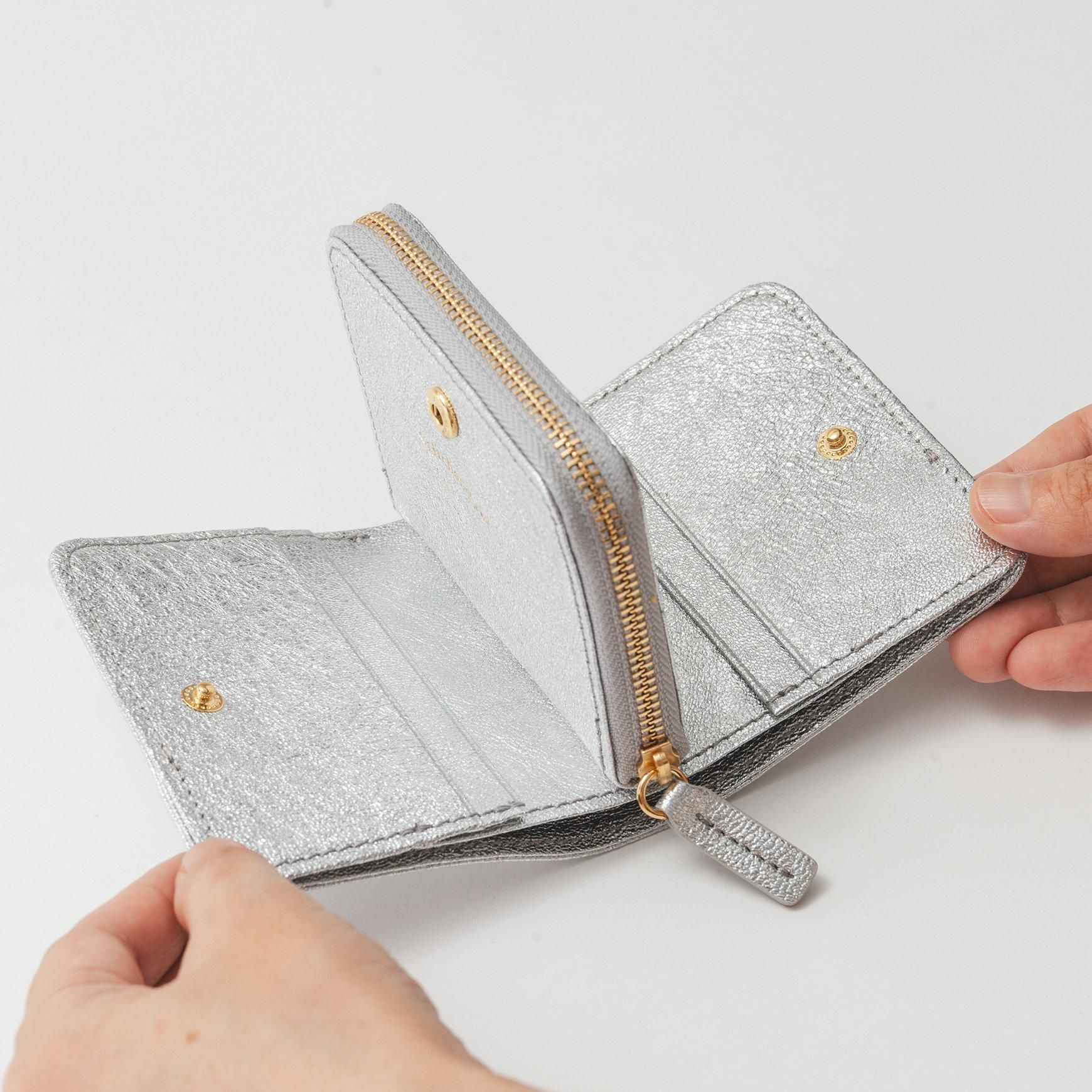 「CLASKA(クラスカ)」のStitchandSew(ステッチアンドソー)小さなお財布 / シルバー