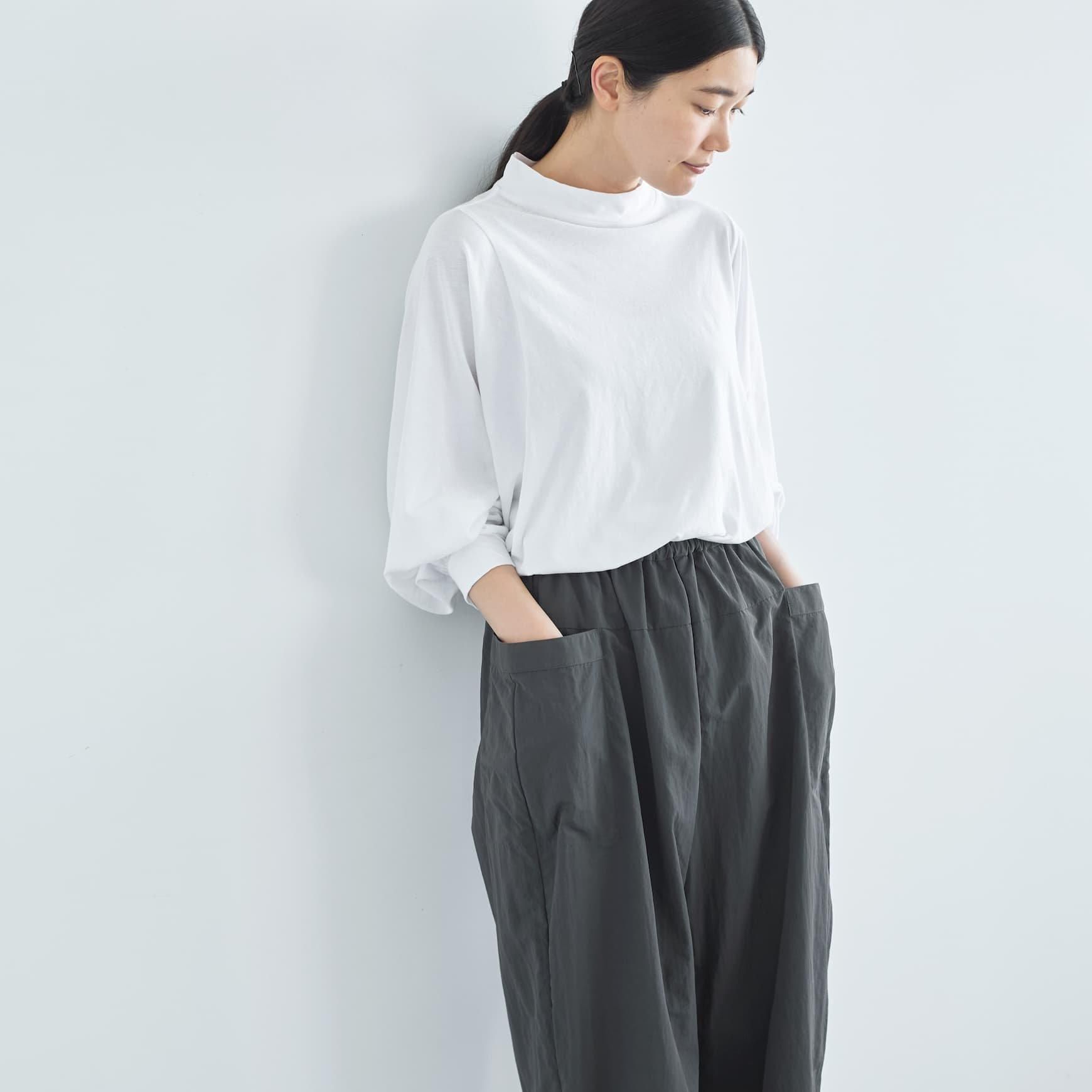 「CLASKA(クラスカ)」発のアパレルブランド「ata(アタ)」のpants 1. / チャコール