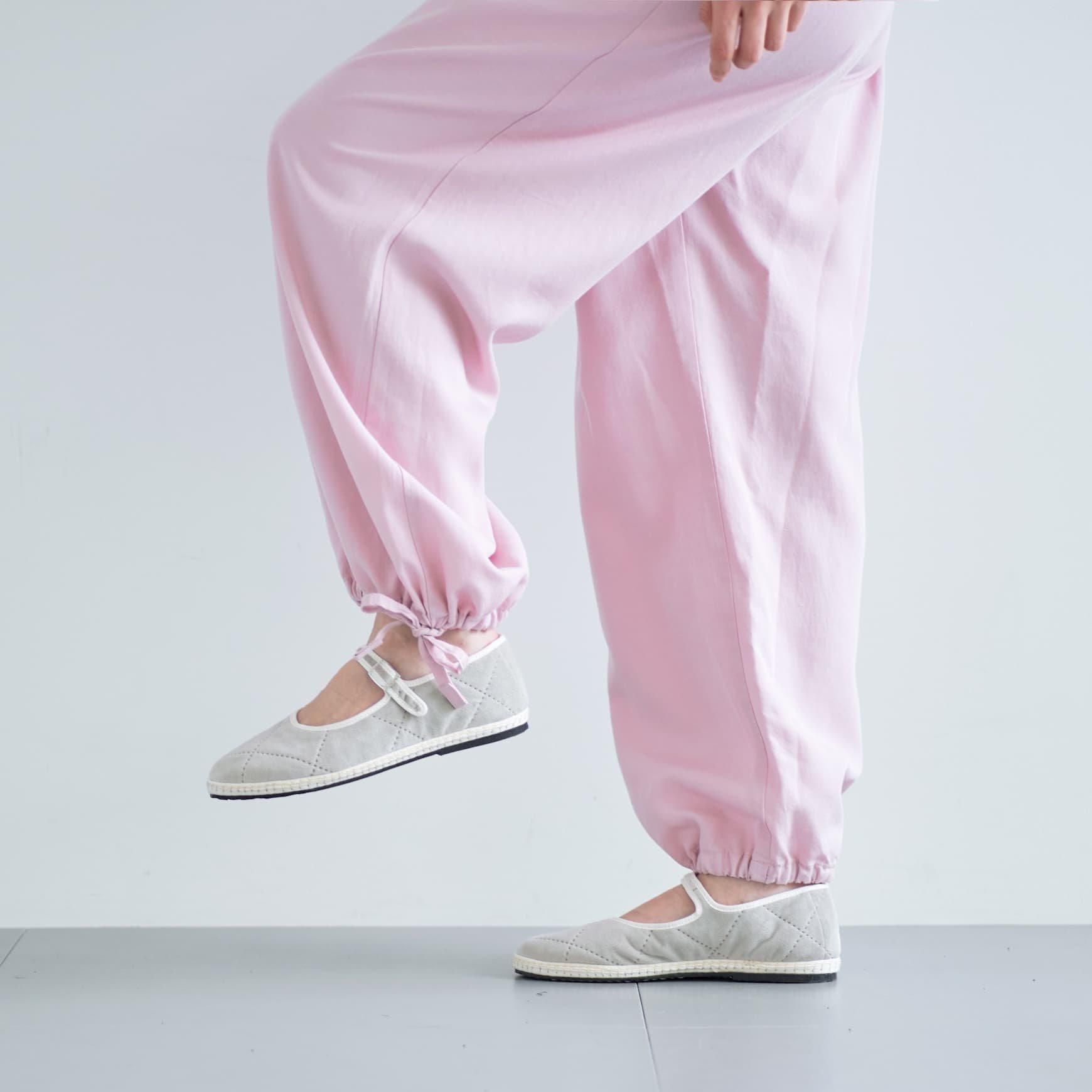 「CLASKA(クラスカ)」発のアパレルブランド「ata(アタ)」の pants 2. / ピンク